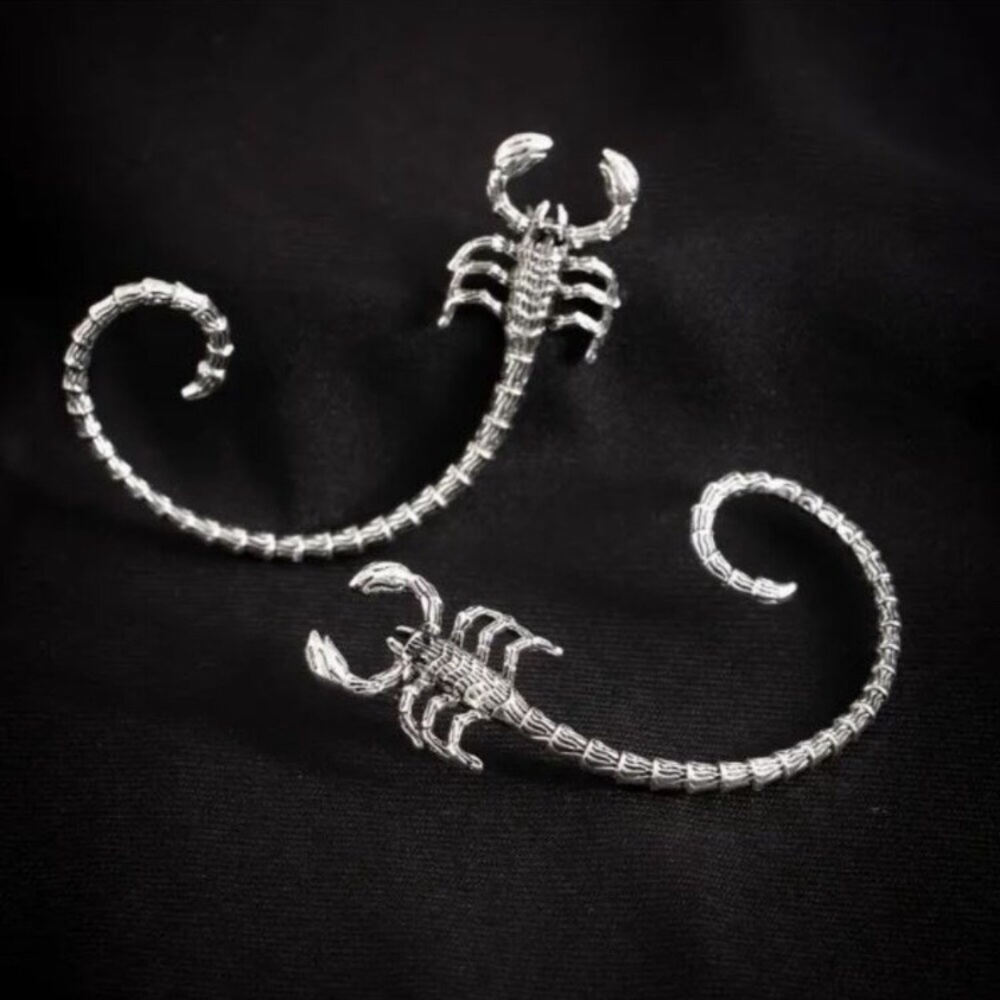 NEW Pewter Scorpion Large Ear Crawler Punk Rocker Earrings - Picture 4 of 5